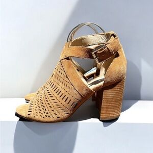 🌻NEW (w/tag) Marc Fisher "Geela" Brown Suede Stacked Heel Booties Size 9.5